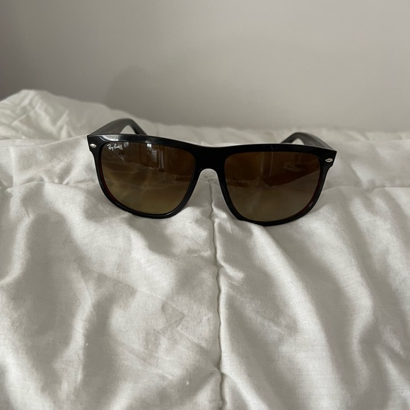 Ray Ban Sunglasses - Picture 3 of 4